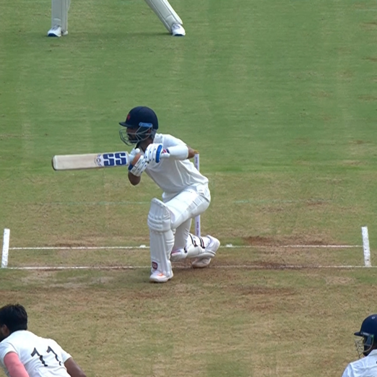 ईरानी कप में अजिंक्य रहाणे शतक के करीब:मुंबई से सरफराज और श्रेयस ने भी फिफ्टी लगाई; मुकेश कुमार को 3 विकेट