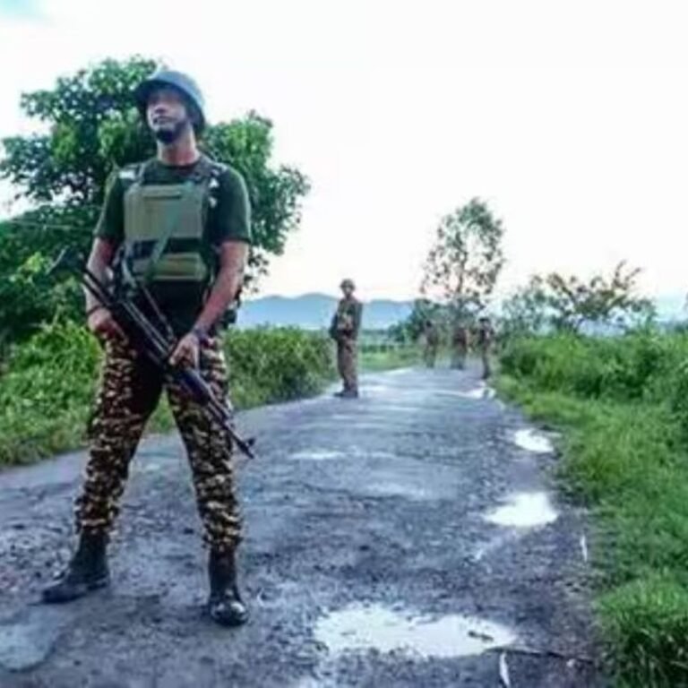 मणिपुर में कुकी उग्रवादियों-सुरक्षाबलों के बीच एनकाउंटर, 1 जवान घायल:​​​​​​​मैतई किसानों पर बम फेंके, फिर BSF से 40 मिनट तक फायरिंग की