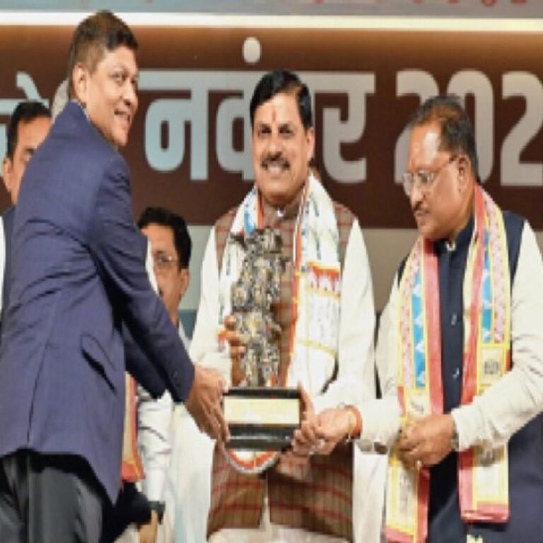 मध्यप्रदेश के मुख्यमंत्री डॉ.मोहन यादव ने किया राज्योत्सव का शुभारंभ:बोले-डबल इंजन की सरकारें छग और एमपी को विकास की राह पर तेजी से ले जा रहीं
