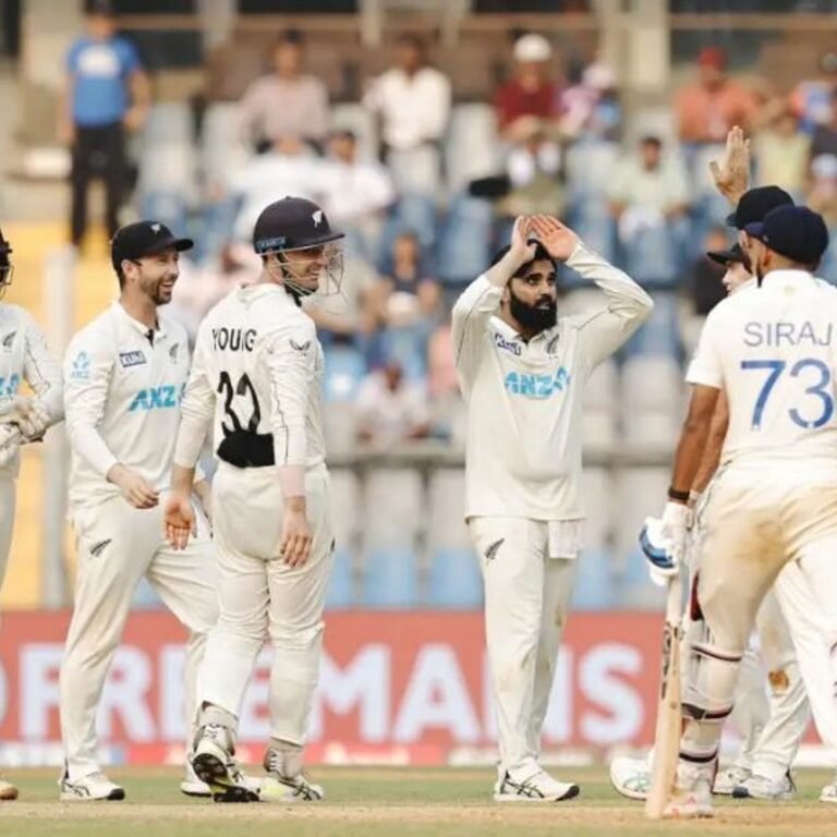 भारत-न्यूजीलैंड तीसरा टेस्ट- गिल के चौके से इंडिया 100 पार:ऋषभ पंत ने दिन के पहले ओवर में 3 चौके लगाए; स्कोर 131/4