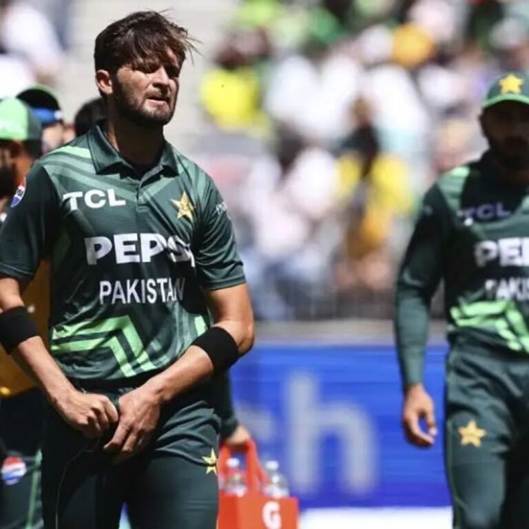 तीसरा वनडे- ऑस्ट्रेलिया ने पाकिस्तान को 141 का टारगेट दिया:सॉन एबॉट ने 30 रन बनाए, टॉप-5 बल्लेबाज फेल; शाहीन-नसीम को 3-3 विकेट