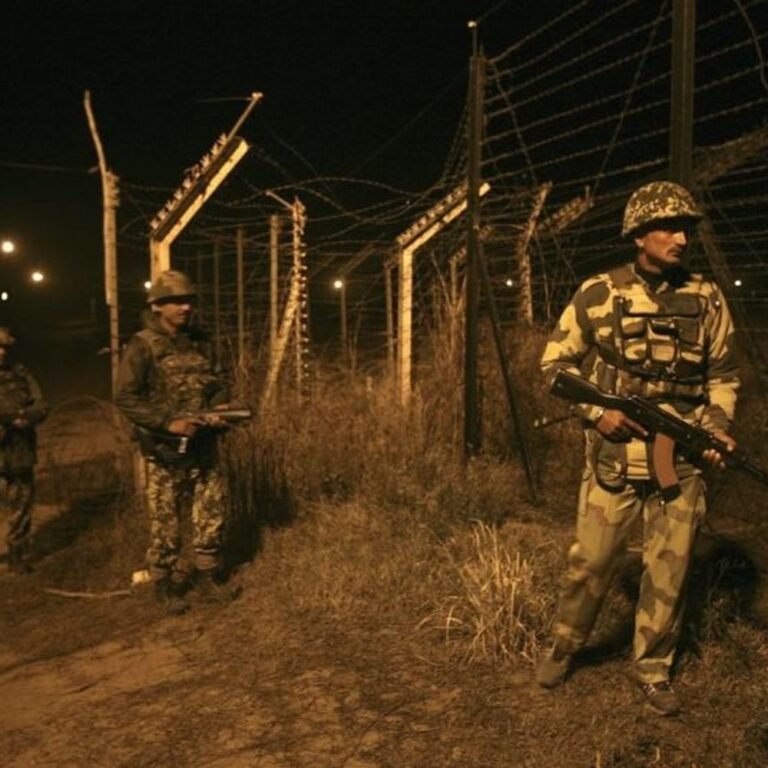पुंछ में घुसपैठ नाकाम, सुरक्षाबलों ने 2 आतंकी मारे:एक PoK की ओर भागा, LoC पर सर्च ऑपरेशन जारी