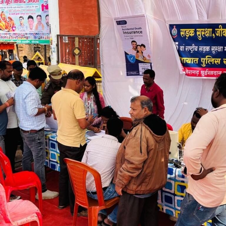 सड़क सुरक्षा माह में यातायात पुलिस की पहल:फर्स्ट एड की ट्रेनिंग और दस्तावेज अपडेट की मुफ्त सुविधा, गोल्डन ऑवर पर विशेष फोकस