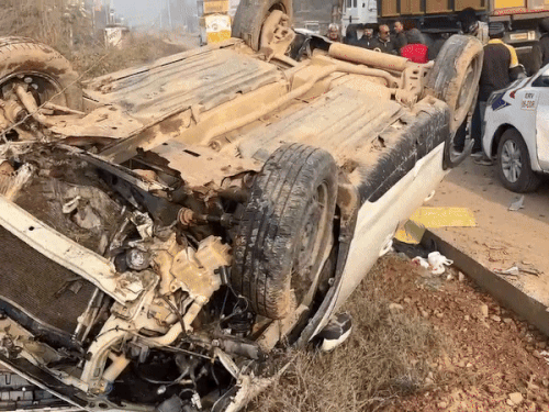 शूटर मनु भाकर के मामा-नानी का निधन:हरियाणा में कार ने स्कूटी को टक्कर मारी; परिवार को संभालती दिखी ओलिंपियन