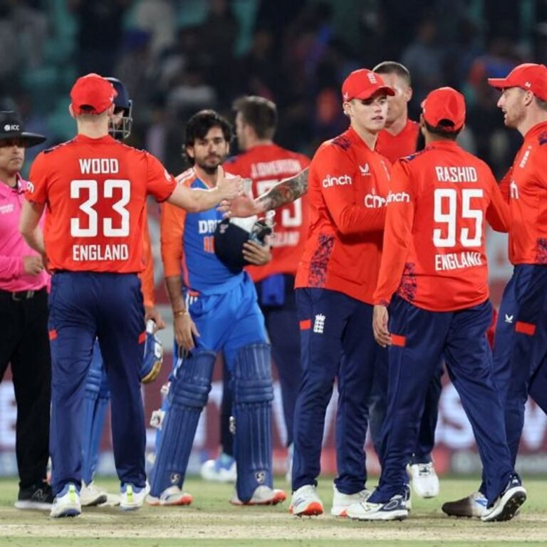 पंड्या-सुंदर और अक्षर की स्लो बैटिंग से हारा भारत:तीसरे टी-20 में इंग्लैंड ने 26 रन से हराया; ओवर्टन को 3 विकेट, डकेट की फिफ्टी