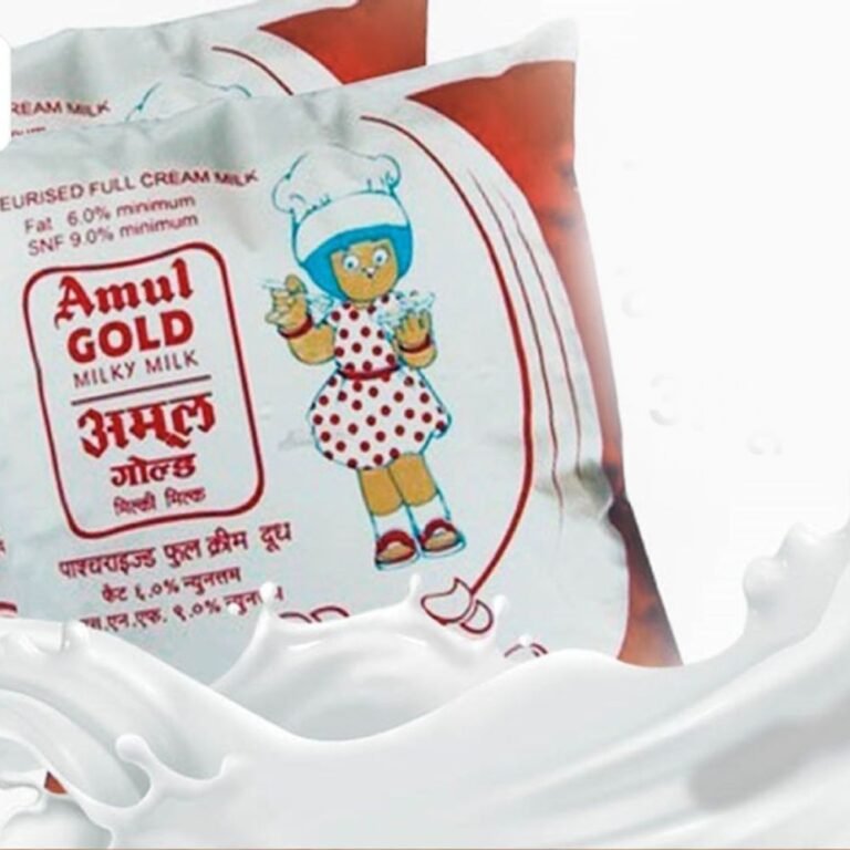 देशभर में अमूल दूध 1 रुपए सस्ता:गोल्ड 65 रुपए और फ्रेश 53 रुपए प्रति लीटर मिलेगा, नई कीमतें आज से लागू