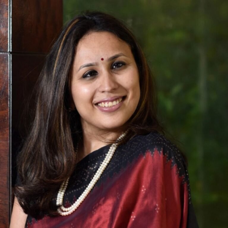 म्यूचुअल फंड CEO बोलीं- हफ्ते में 100 घंटे काम किया:प्रोडेक्टिव नहीं थी, बाथरूम में रोती थी; आनंद महिंद्रा बोले- क्वालिटी जरूरी, क्वांटिटी नहीं