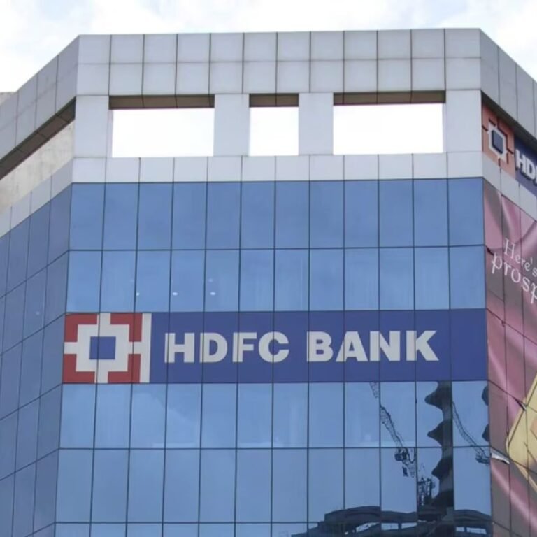 कोटक, AU स्मॉल और कैपिटल-स्मॉल बैंक में निवेश करेगा HDFC:RBI ने 9.5% हिस्सेदारी खरीदने की मंजूरी दी, 2 जनवरी 2026 से पहले अधिग्रहण जरूरी