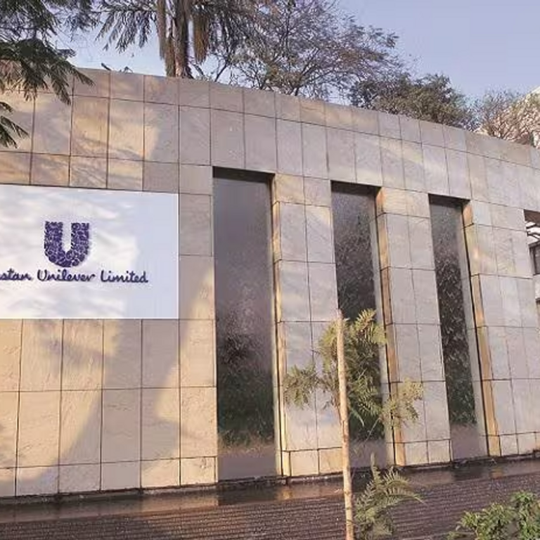 स्किन केयर स्टार्टअप मिनिमलिस्ट को खरीदेगी HUL:₹3,000 करोड़ में हो सकती है डील, वित्त वर्ष 2024 में मिनिमलिस्ट का प्रॉफिट ₹11 करोड़ रहा था