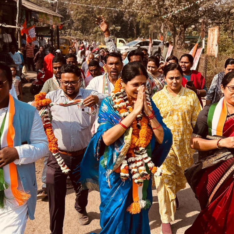 दिप्ती दुबे के पोस्टर से ढेबर गायब:BJP नेता बोले- एजाज की तस्वीर दिखी तो दूंगा 1.51 लाख, कांग्रेस बोली-परिवार वालों को बांटी टिकट