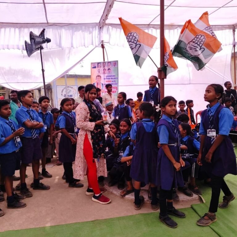 चुनावी प्रचार में स्कूली बच्चों को ले जाने का मामला:बालोद में पीएम श्री स्कूल की दो महिला टीचर सस्पेंड, एक अन्य शिक्षक भी सस्पेंड