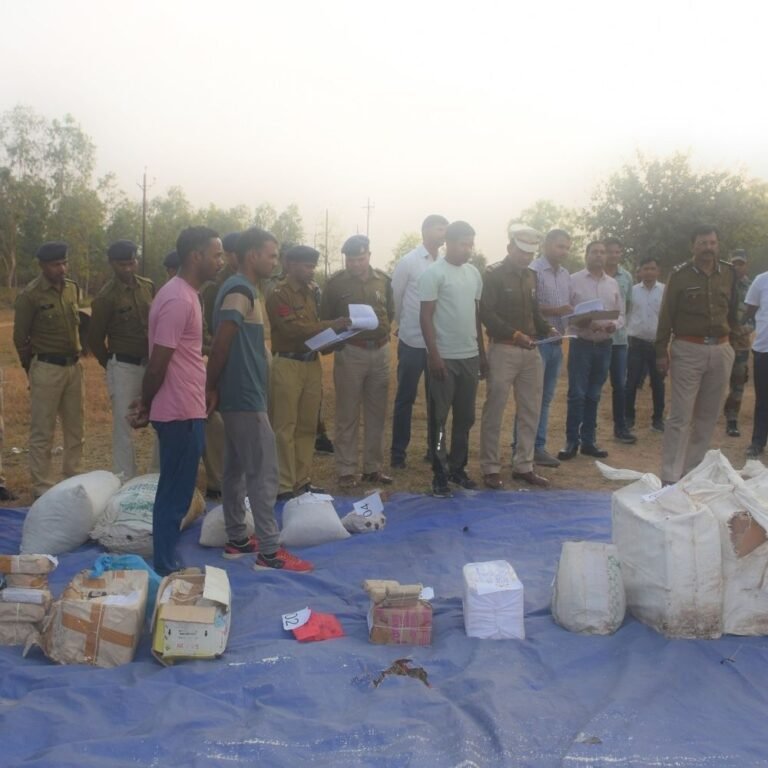 सूरजपुर में मादक पदार्थों के खिलाफ कार्रवाई:25 लाख के गांजा और नशीली दवाओं को पुलिस ने किया नष्ट, डीआईजी की निगरानी में कार्रवाई