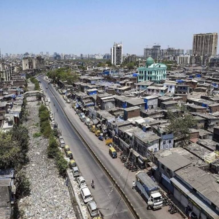 सुप्रीम कोर्ट का धारावी प्रोजेक्ट पर रोक से इनकार:कहा- वहां काम चालू है; UAE बेस्ड कंपनी की मांग- अडाणी का टेंडर रद्द हो