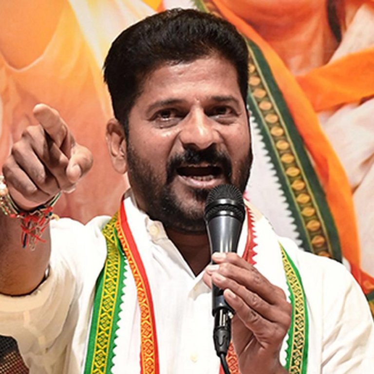 तेलंगाना CM की ट्रोलर्स को चेतावनी-नंगा करवाकर सड़क पर पिटवाऊंगा:कहा- परिवार के खिलाफ सोशल मीडिया पर लिखना ठीक नहीं, खून खौलता है