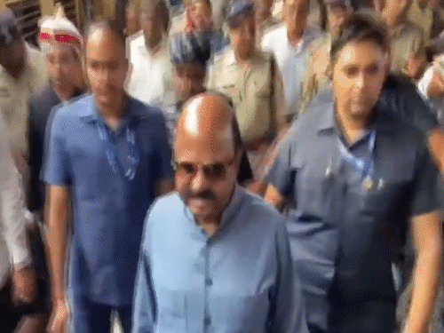 मुर्शिदाबाद हिंसा- राज्यपाल मालदा पहुंचे:पीड़ितों से मिलकर केंद्र को रिपोर्ट भेजेंगे, CM ममता ने दौरा टालने की अपील की थी