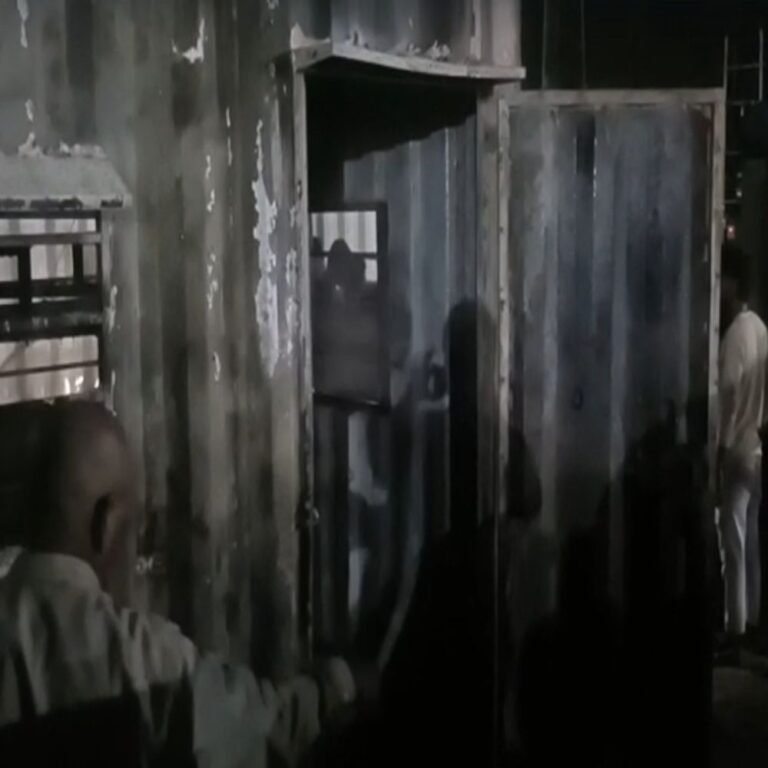 रायपुर में UP के 2 मजदूर जिंदा जले:खाना बनाते समय कंटेनर में लगी आग, हड्डियां भी गली; भारत-माला प्रोजेक्ट में काम कर रहे थे