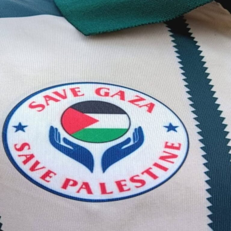 रायपुर के क्रिकेट टूर्नामेंट में फिलिस्तीन-गाजा समर्थन वाली जर्सी पहनी:बजरंग दल ने पुलिस थाने का किया घेराव; आयोजनकर्ता के गिरफ्तारी की मांग