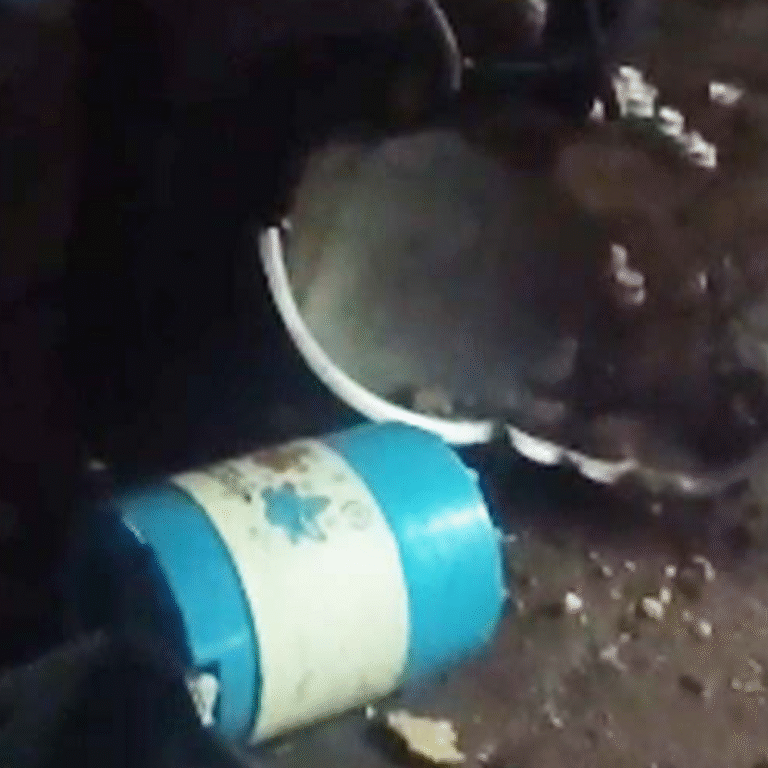 बर्फ फैक्ट्री में ऑक्सीजन सिलेंडर फटा…मालिक की मौत:रायगढ़ में 4 लोग गंभीर रूप से झुलसे; बर्फ लेने आए थे ग्राहक, घायल अस्पताल में भर्ती