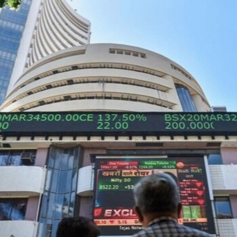 सेंसेक्स 300 अंक गिरकर 81,500 पर कारोबार कर रहा:सनफार्मा और टाटा मोटर्स के शेयर 2% गिरे; NSE के ऑटो और फार्मा शेयरों में ज्यादा बिकवाली