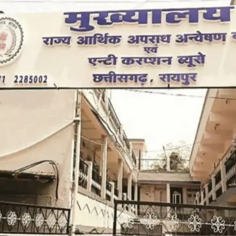 शराब घोटाला…कारोबारी विजय भाटिया दिल्ली से गिरफ्तार:EOW-ACB ने दुर्ग में 6 ठिकानों पर की छापेमारी, ED की रेड के बाद से था फरार