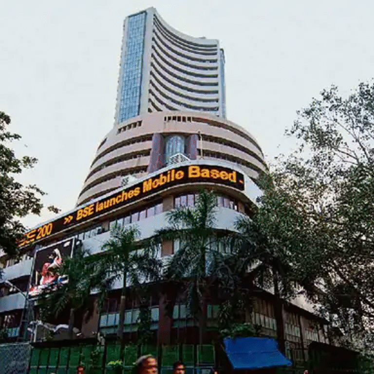 सेंसेक्स में 100 अंक से ज्यादा की तेजी:80,858 पर कारोबार कर रहा, निफ्टी भी 50 अंक चढ़ा; बैंकिंग और IT शेयर में बढ़त