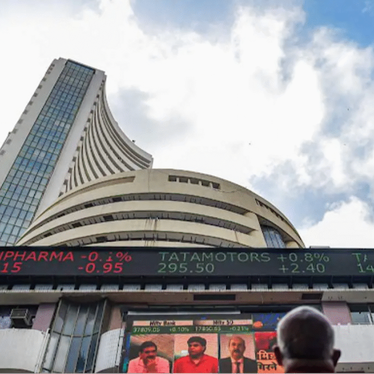 इजराइल के ईरान पर हमले से 900 अंक गिरा सेंसेक्स:80,800 पर कारोबार कर रहा, निफ्टी भी 250 अंक फिसला; एयरलाइन कंपनियों के शेयर टूटे