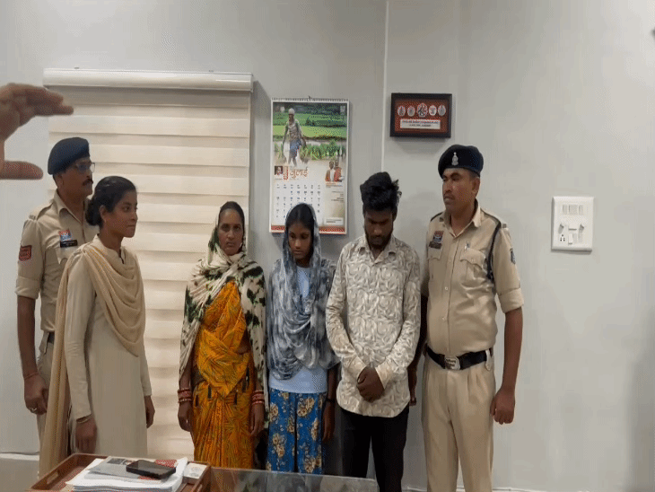 चाची को डायन बोली पड़ोसन…भतीजे ने हंसिया से काटा:मां-बेटी ने रस्सी से गला घोंटा, छत के रास्ते घुसे थे, कहा-टोनही कहकर बदनाम करती थी