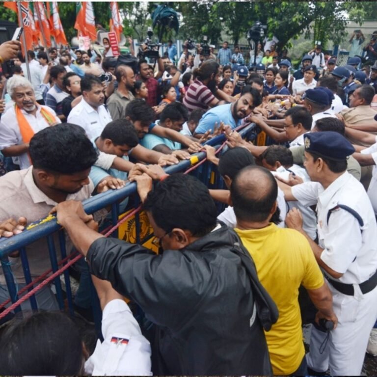 कोलकाता गैंगरेप- तीनों आरोपियों के DNA सैंपल लिए गए:पुलिस को शक- प्लानिंग के बाद वारदात, चेतावनी दी- पीड़ित की पहचान उजागर की तो एक्शन