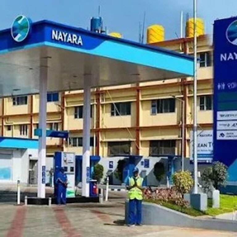 माइक्रोसॉफ्ट ने नायरा एनर्जी को IT सर्विसेज देना बंद की:कंपनी की ईमेल और मैसेजिंग सर्विस पर रोक लगाई; यूरोपियन यूनियन के प्रतिबंध का असर
