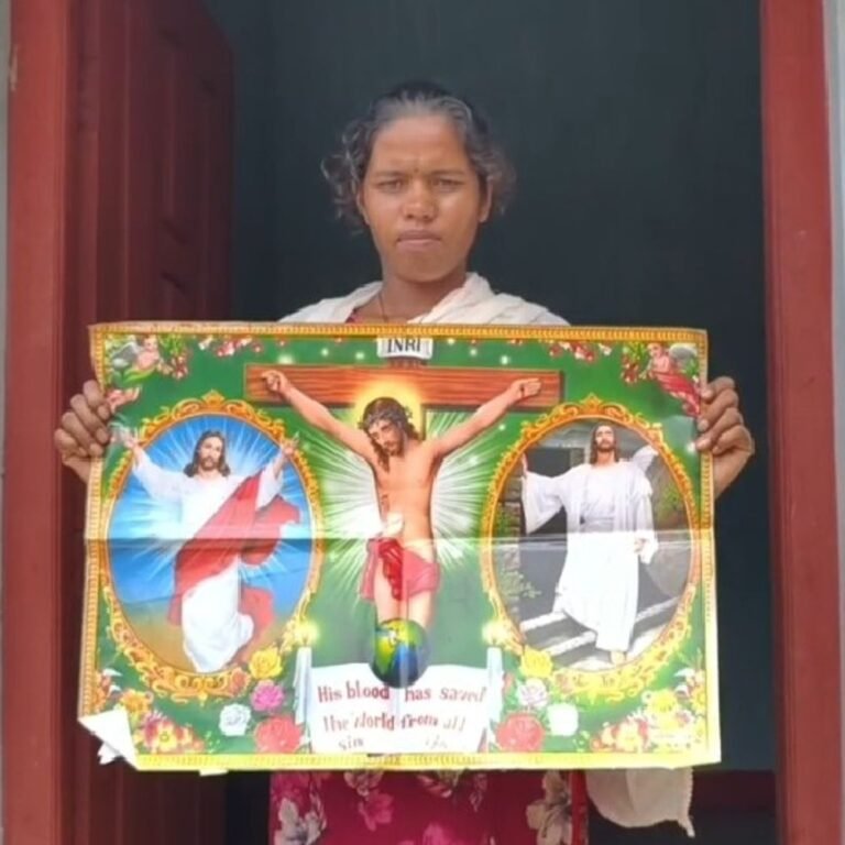 नन गिरफ्तारी मामला…युवती बोली- मर्जी से जा रहे थे आगरा:कहा- सिस्टर्स निर्दोष, आरोप झूठे, हमें मारा, जबरदस्ती बयान लिया; केरल के सांसद आज मिलेंगे