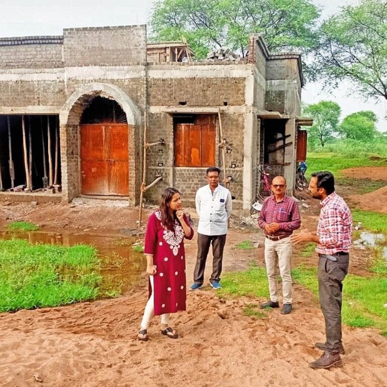 महतारी सदन का निर्माण धीमा देख सीईओ ने जताई नाराजगी