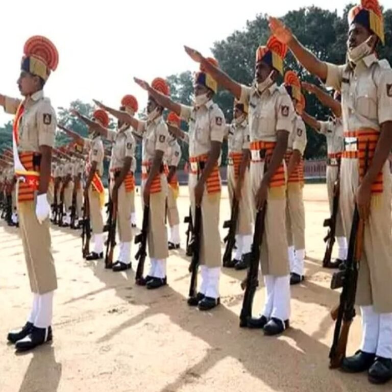 छत्तीसगढ़ के 11 पुलिसकर्मियों को मिलेगा वीरता पुरस्कार:रायपुर से भुनेश्वर साहू का नाम; दंतेवाड़ा में पदस्थ संजय पोटाम को तीसरी बार मिलेगा पदक