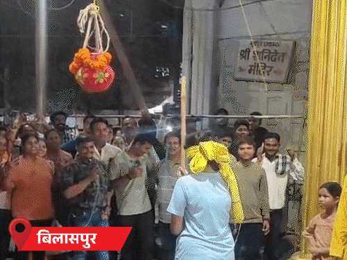 छत्तीसगढ़ में जन्माष्टमी की धूम…इस्कॉन-टेंपल में भीड़:रायपुर में फूलों से सजा श्रीराधा-मंदिर, सरगुजा-रायगढ़ में कृष्ण भक्ति में डूबे भक्त, शहरों में मटकी फोड़ प्रतियोगिता