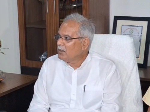 भूपेश की मनी-लॉन्ड्रिंग एक्ट को चुनौती…SC में सिब्बल रखेंगे पक्ष:बघेल बोले- जिसके खिलाफ NBW, वो खुला घूम रहा, मेरे बेटे को गिरफ्तार किया गया