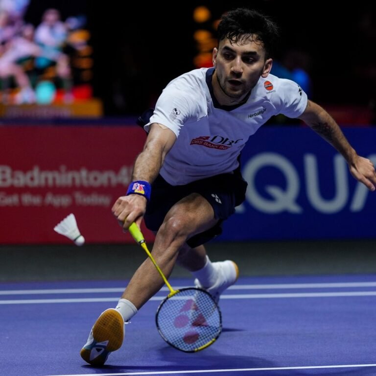 शटलर लक्ष्य सेन बैडमिंटन वर्ल्ड चैंपियनशिप से बाहर:वर्ल्ड नंबर-1 चीन के शी यू की ने हराया; सिंधु और प्रणौय के मैच मंगलवार को