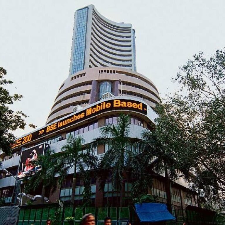 सेंसेक्स 100 अंक चढ़कर 80,650 पर कारोबार कर रहा:निफ्टी में भी 30 अंक की तेजी; NSE IT, फार्मा और रियल्टी इंडेक्स में उछाल