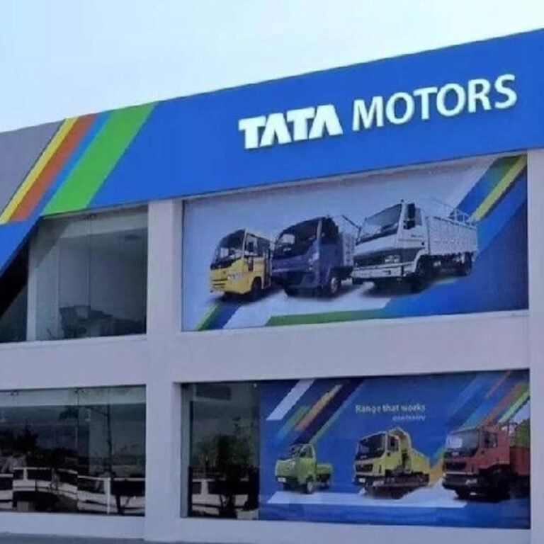 टाटा मोटर्स का मुनाफा 30% घटकर ₹3,924 करोड़:पहली तिमाही में रेवेन्यू भी 2.5% घटा, कंपनी का शेयर एक साल में 40% गिरा