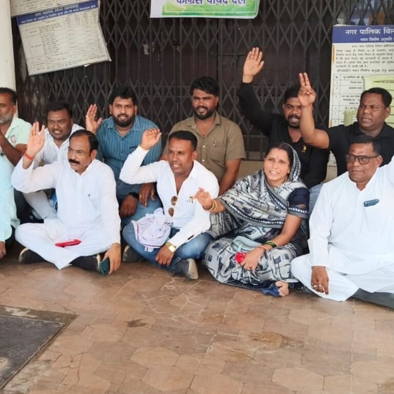 नगर निगम में नेता प्रतिपक्ष का कमरा विवाद:तीसरी मंजिल के कमरे से नाराज भरत कश्यप मेन गेट पर बैठेंगे, मेयर बोलीं- सेवा भावना जरूरी