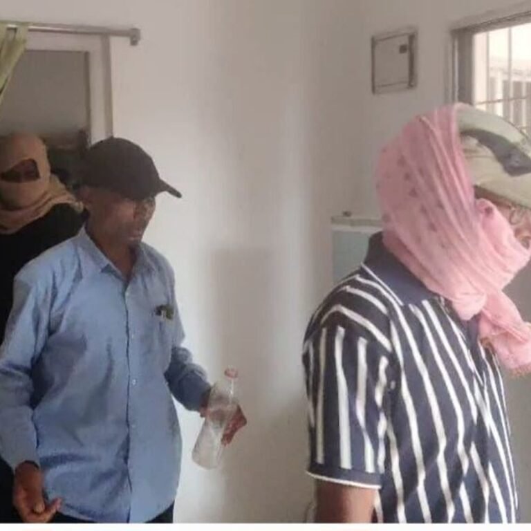 हिरण का शिकार कर मांस बेचने वाले 4 गिरफ्तार:वन विभाग ने जब्त किया मांस-बाइक, पकड़े जाने के डर से ग्रामीण के घर में फेंका था