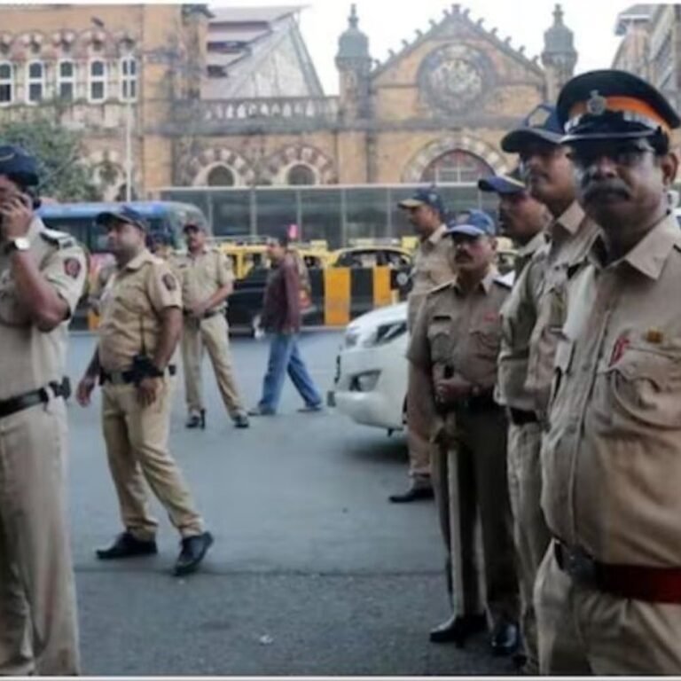 मुंबई में अनंत चतुर्दशी से पहले धमाकों की धमकी:मुंबई पुलिस को वॉट्सएप किया, लिखा- 400kg RDX 34 गाड़ियों में फिट किया