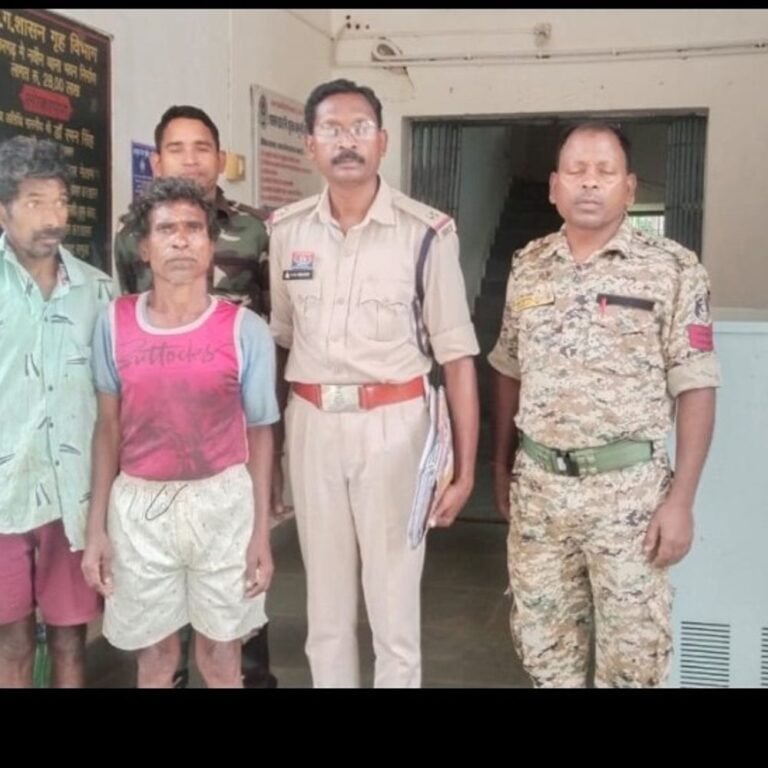 मृत बैल का मांस काटने के आरोप में दो गिरफ्तार:शंकरगढ़ पुलिस ने छत्तीसगढ़ पशु परिरक्षण अधिनियम के तहत की कार्रवाई