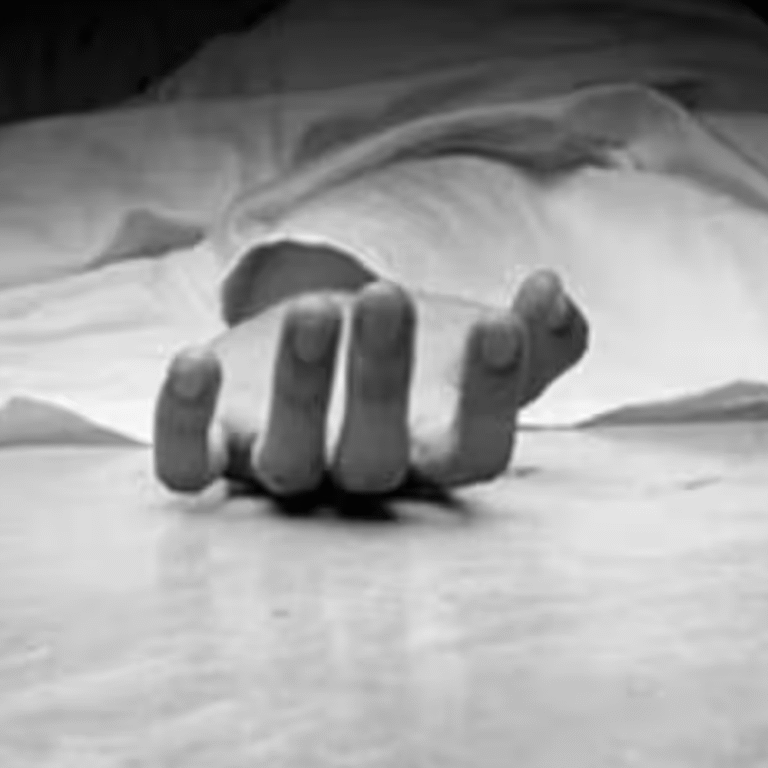 रायपुर में नर्सिंग स्टाफ की चाकू मारकर हत्या:कमरे में खून से लथपथ मिली लाश, सीने पर चोट के निशान, मनेंद्रगढ़ की थी युवती