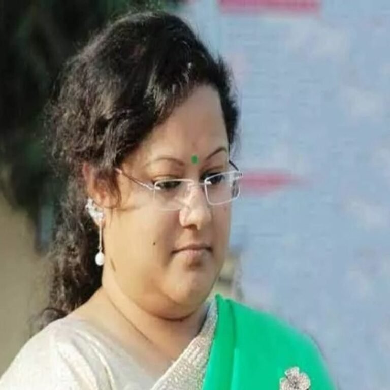 सौम्या-चौरसिया ने आय से अधिक 50 करोड़ कमाए:यह 1872% एक्ट्रा, 8000 पन्नों का चार्जशीट पेश; EOW इतिहास में सबसे बड़ी कमाई वाला केस