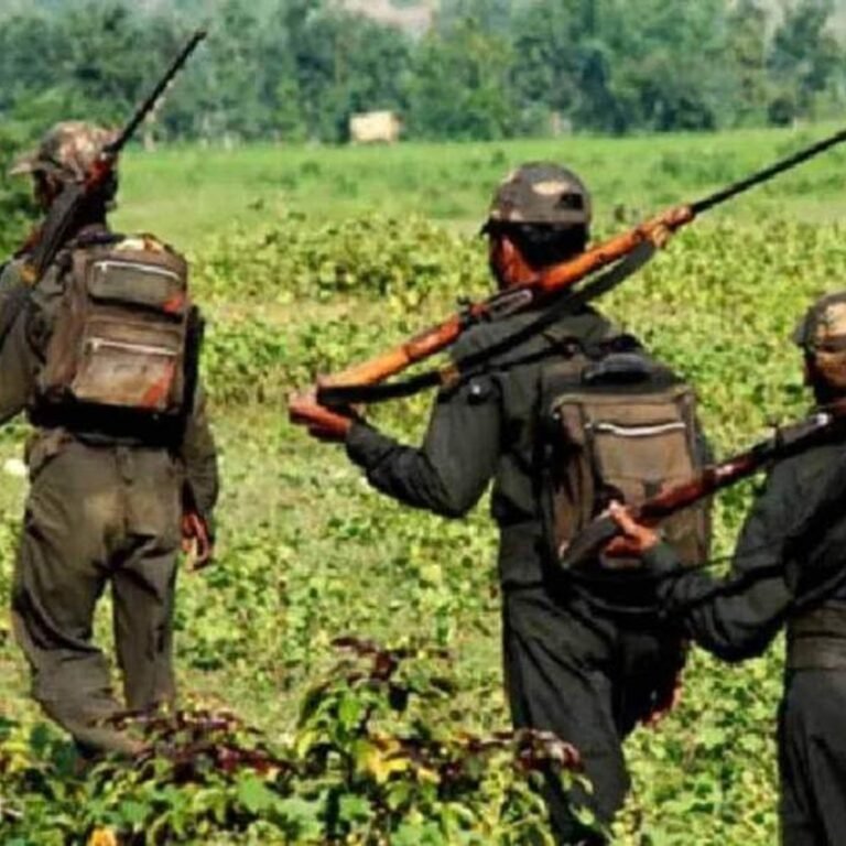 1.5 करोड़ इनामी नक्सली भूपति ने डाले हथियार:CG समेत 5 राज्यों में मोस्ट-वांटेड था पोलित ब्यूरो मेंबर, महाराष्ट्र में 60 नक्सलियों ने किया सरेंडर