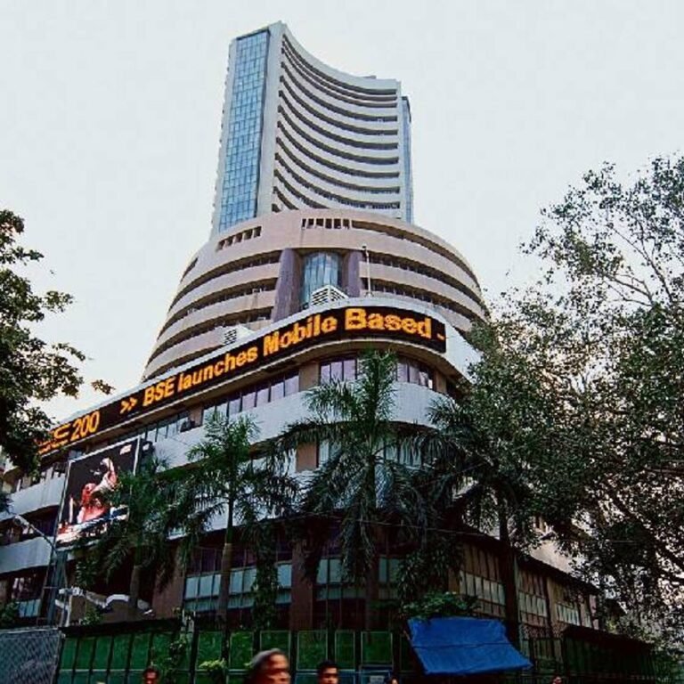 सेंसेक्स 100 अंक गिरकर 84,450 पर कारोबार कर रहा:निफ्टी भी 50 अंक लुढ़का; FMCG, बैंकिंग और फार्मा शेयरों में ज्यादा गिरावट