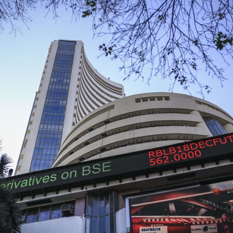 सेंसेक्स में 200 अंक से ज्यादा की तेजी:84,900 पर कारोबार कर रहा, निफ्टी भी 80 अंक चढ़ा; बैंकिंग और IT शेयर में बढ़त