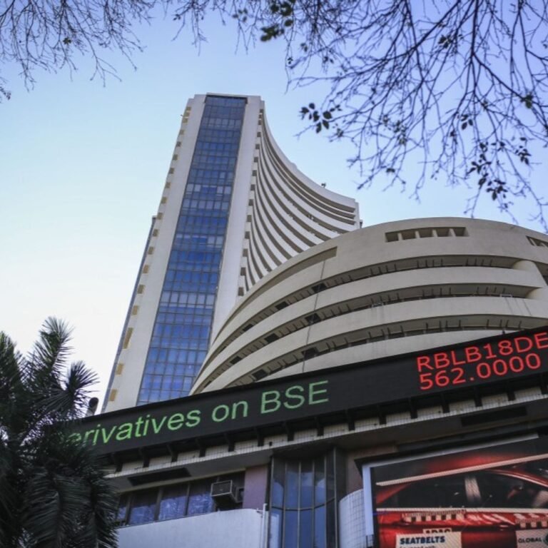 सेंसेक्स में 100 अंक से ज्यादा की तेजी:83,750 पर कारोबार कर रहा, निफ्टी भी 20 अंक चढ़ा;  FMCG और IT शेयर में खरीदारी
