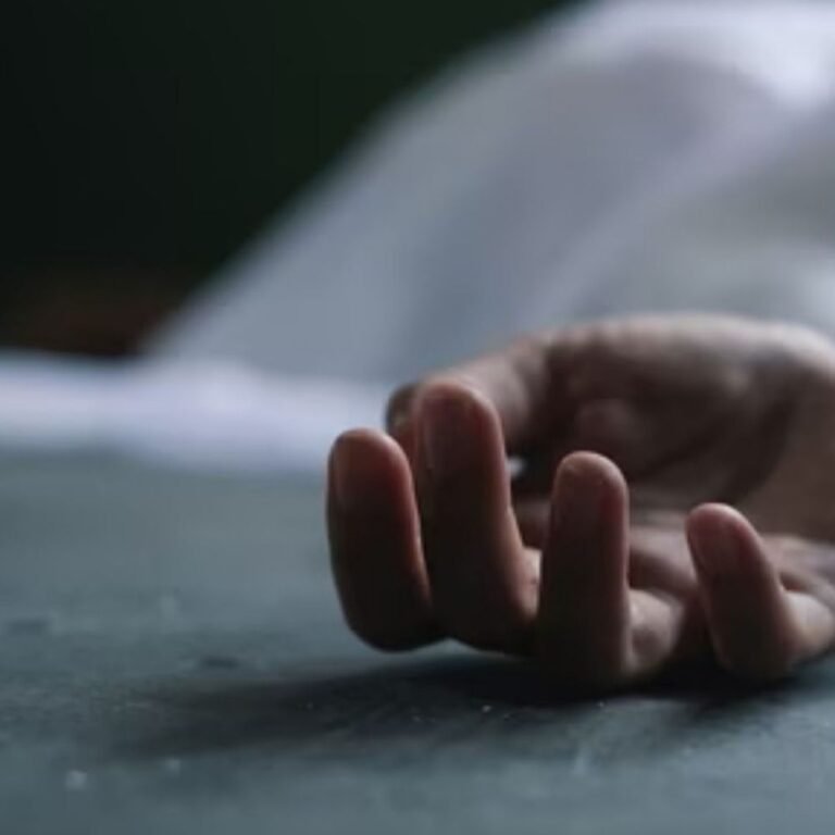 अमेरिका का वीजा नहीं मिला तो सुसाइड किया:हैदराबाद में महिला डॉक्टर की प्लैट में लाश मिली; सुसाइड नोट में लिखा- तनाव में हूं