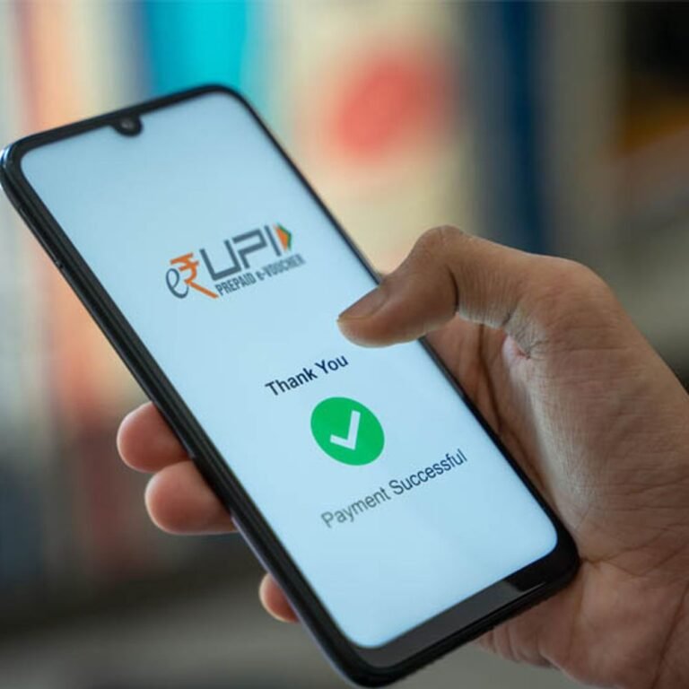 फेस्टिव सीजन में UPI ट्रांजैक्शन का नया रिकॉर्ड बना:अक्टूबर में UPI से ₹27 लाख करोड़ का लेन-देन हुआ, इसमें सालाना 25% की ग्रोथ हुई