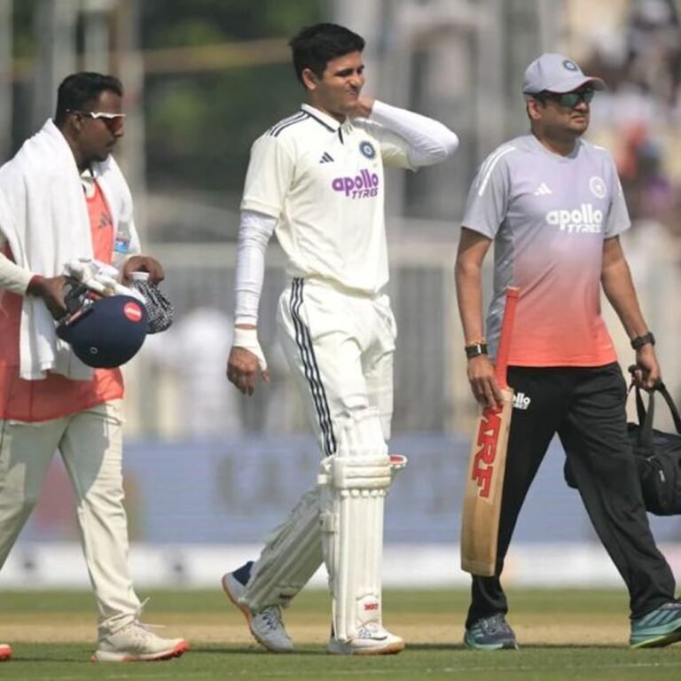 कप्तान शुभमन गिल कोलकाता के अस्पताल में भर्ती:गर्दन में दर्द के बाद स्ट्रेचर पर ले जाया गया; साउथ अफ्रीका के खिलाफ टेस्ट खेलने पर संशय